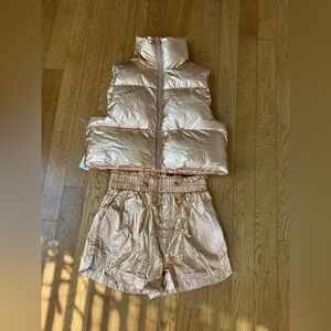 Metallic gold outfit Simply southern size XS-S